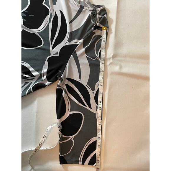 Croft and Barrow Size L Tunic. 3/4 Sleeve.  Grey w/design - Picture 16 of 16